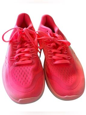 Nike Flex Women’s Athletic Running Shoes-size 7 NEW!
